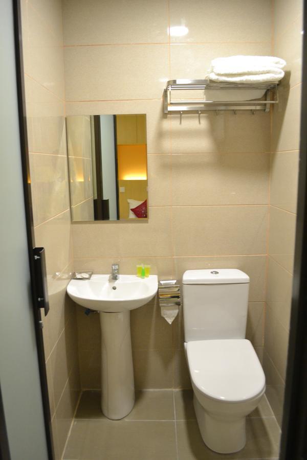 Easy Hotel @ Ampang Batu Empat Exterior foto